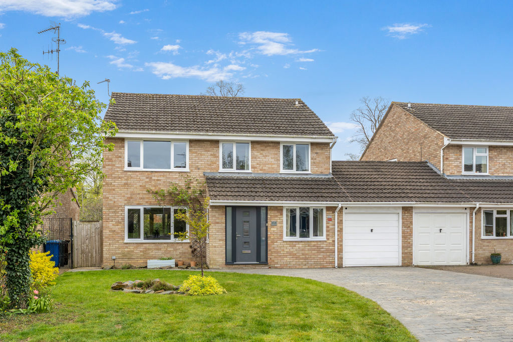 Gauntlets Close Bloxham